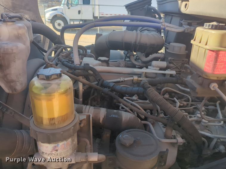 image for item NZ9305 2011 Hino 268 box truck