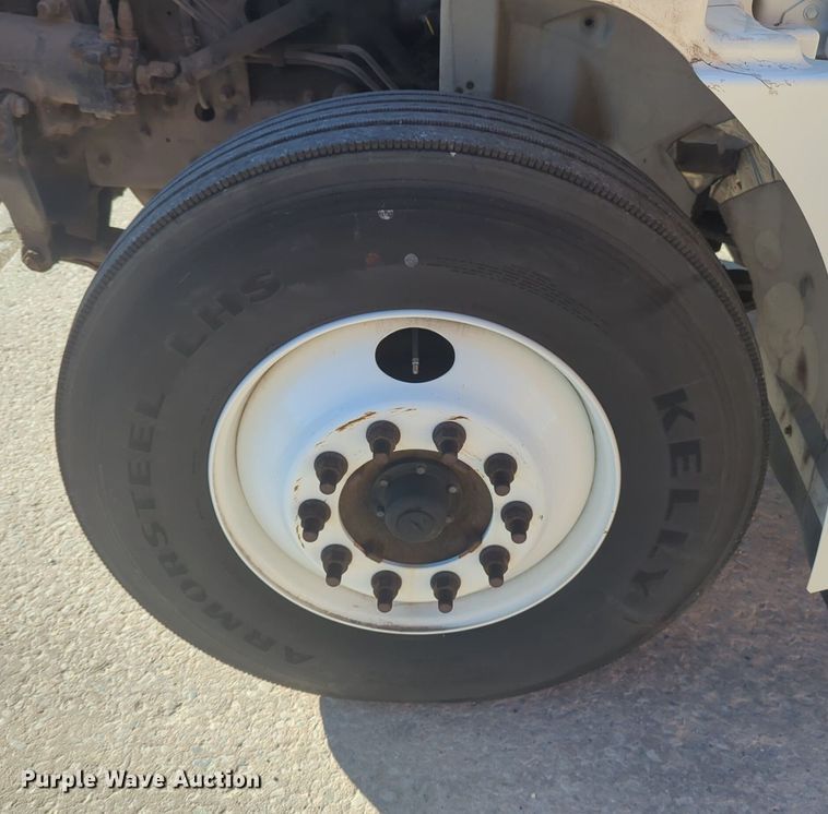 image for item NZ9305 2011 Hino 268 box truck