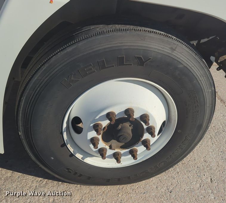 image for item NZ9305 2011 Hino 268 box truck