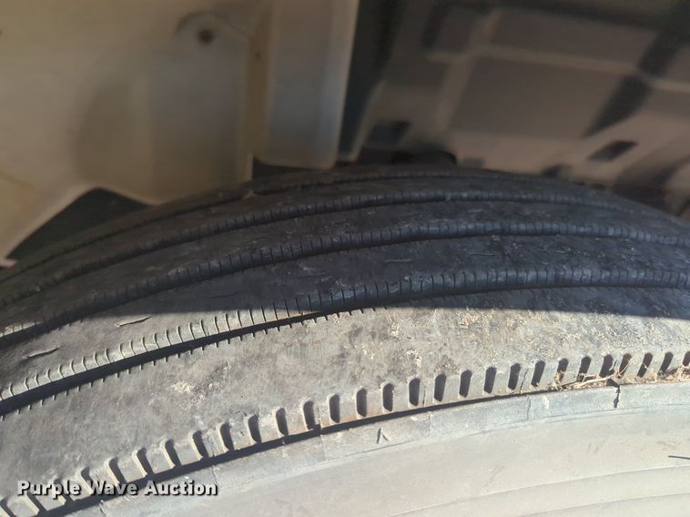 image for item NZ9305 2011 Hino 268 box truck