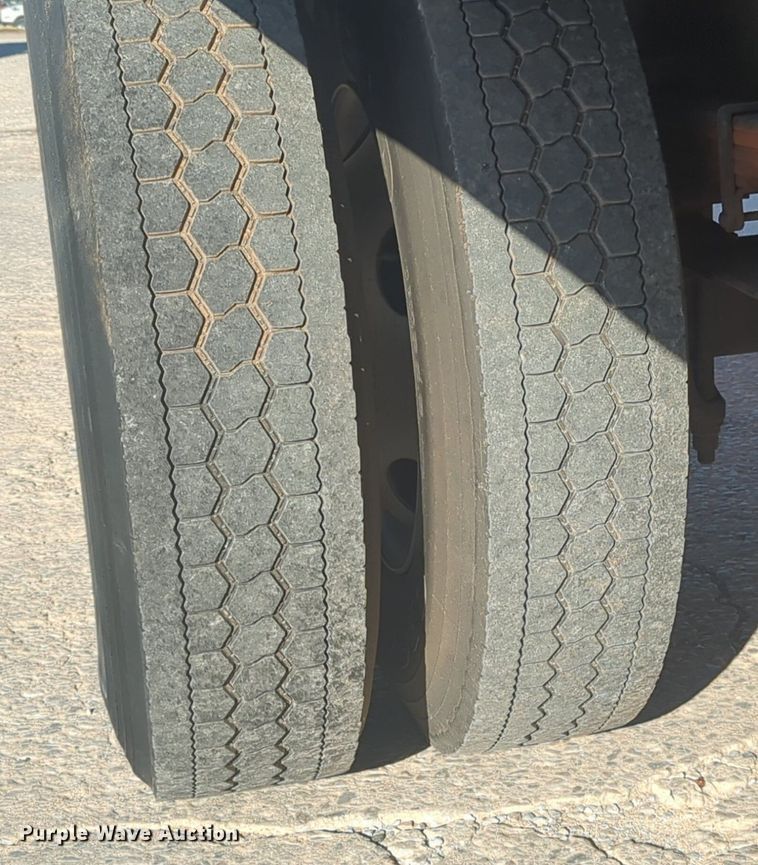 image for item NZ9305 2011 Hino 268 box truck