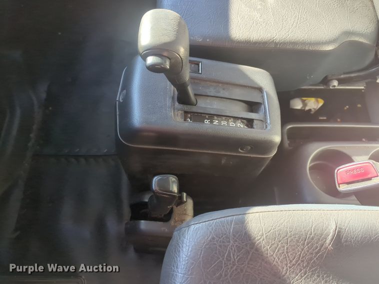 image for item NZ9306 2011 Hino 268 box truck