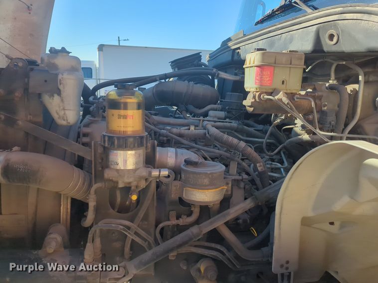 image for item NZ9306 2011 Hino 268 box truck