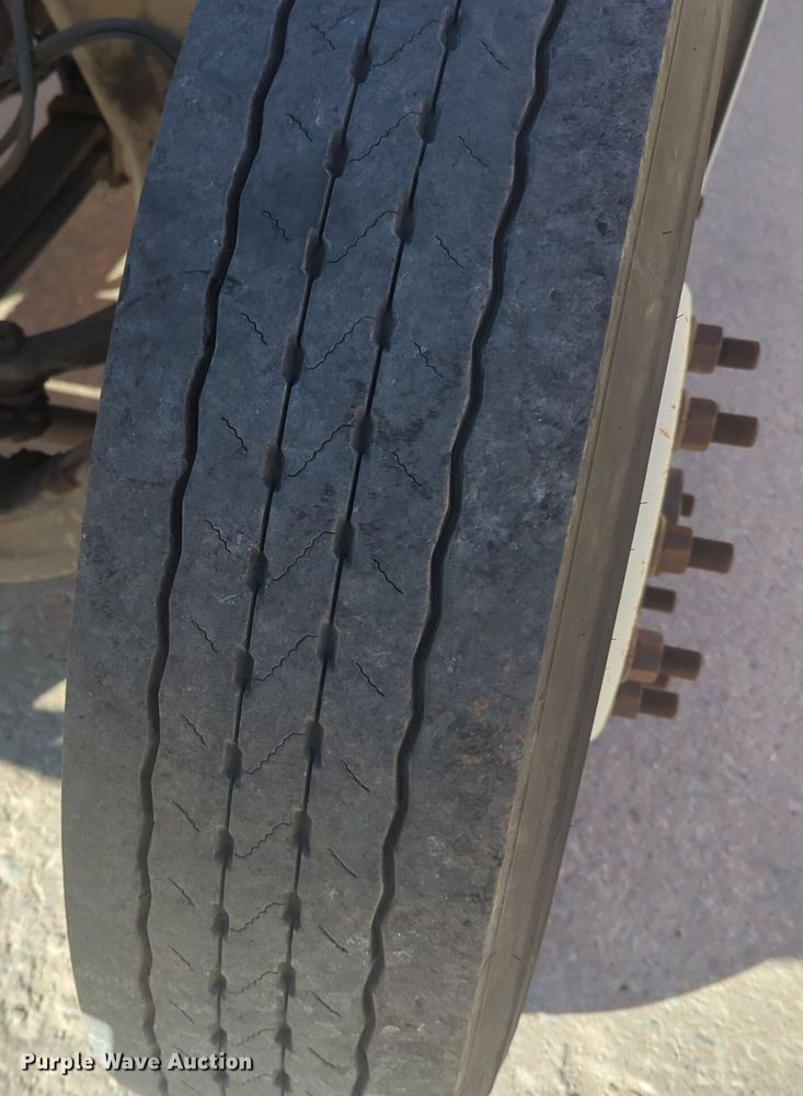 image for item NZ9306 2011 Hino 268 box truck