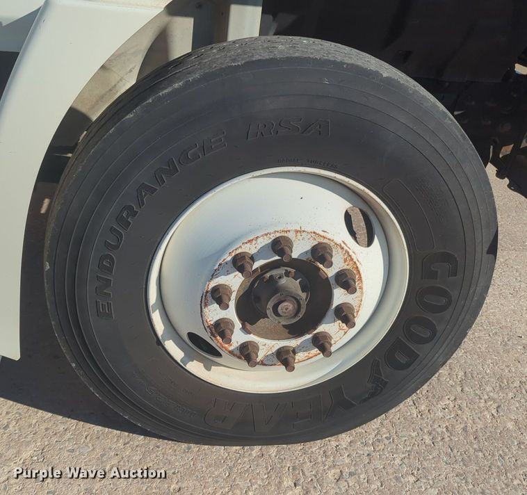 image for item NZ9306 2011 Hino 268 box truck