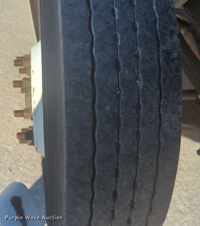 image for item NZ9306 2011 Hino 268 box truck