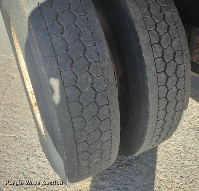 image for item NZ9306 2011 Hino 268 box truck