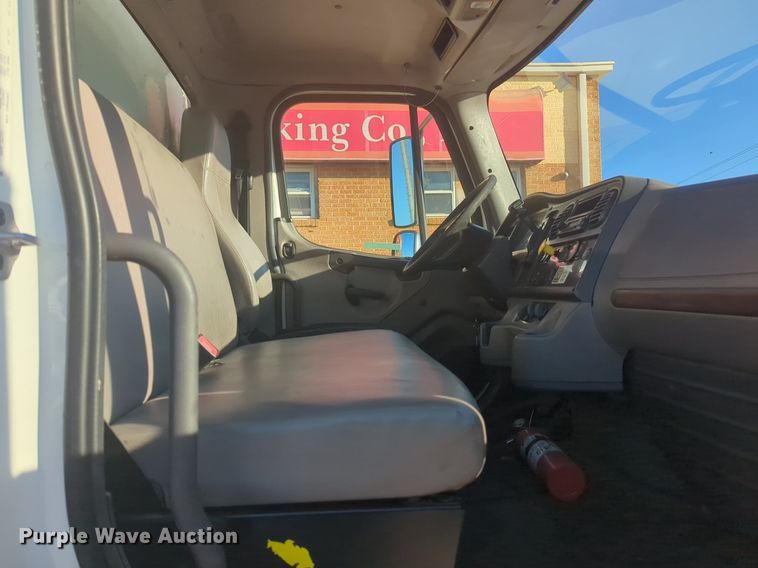 image for item NZ9307 2016 Freightliner Business Class M2 box truck