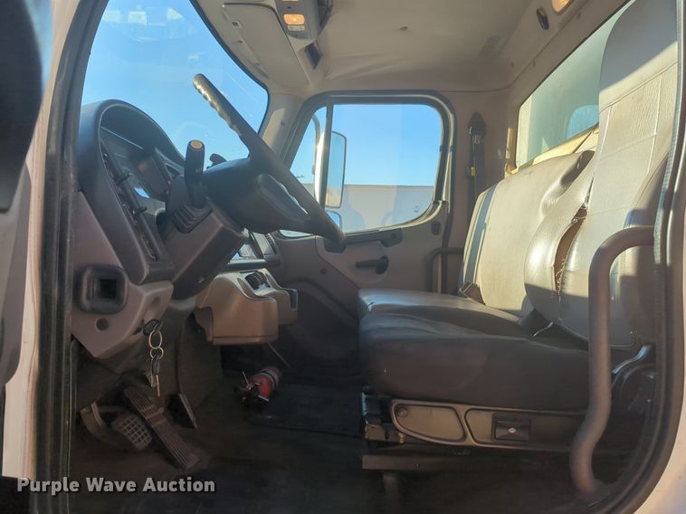 image for item NZ9307 2016 Freightliner Business Class M2 box truck