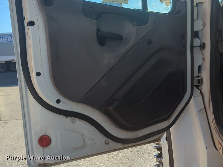 image for item NZ9307 2016 Freightliner Business Class M2 box truck