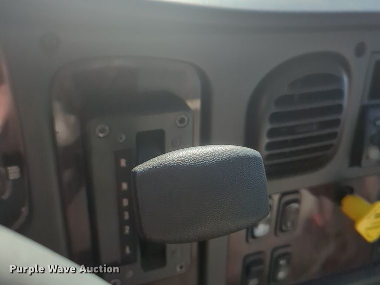 image for item NZ9307 2016 Freightliner Business Class M2 box truck