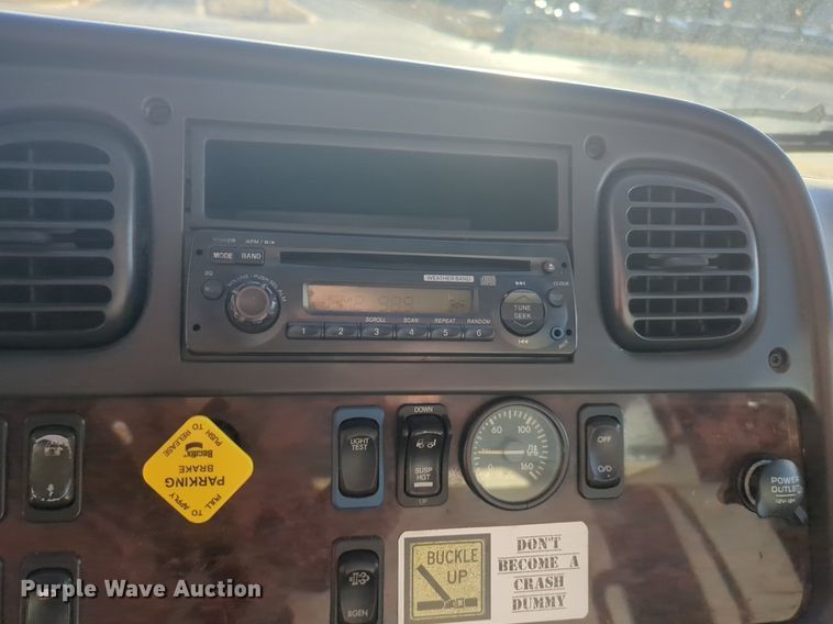 image for item NZ9307 2016 Freightliner Business Class M2 box truck