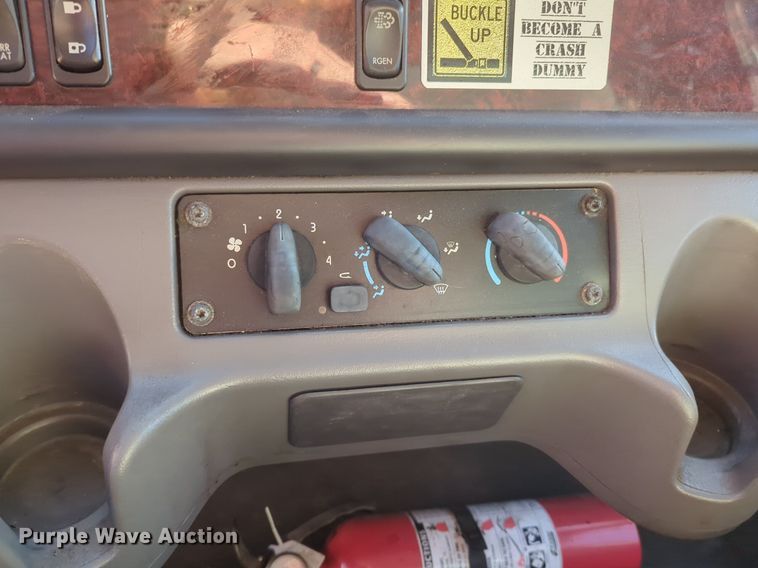 image for item NZ9307 2016 Freightliner Business Class M2 box truck