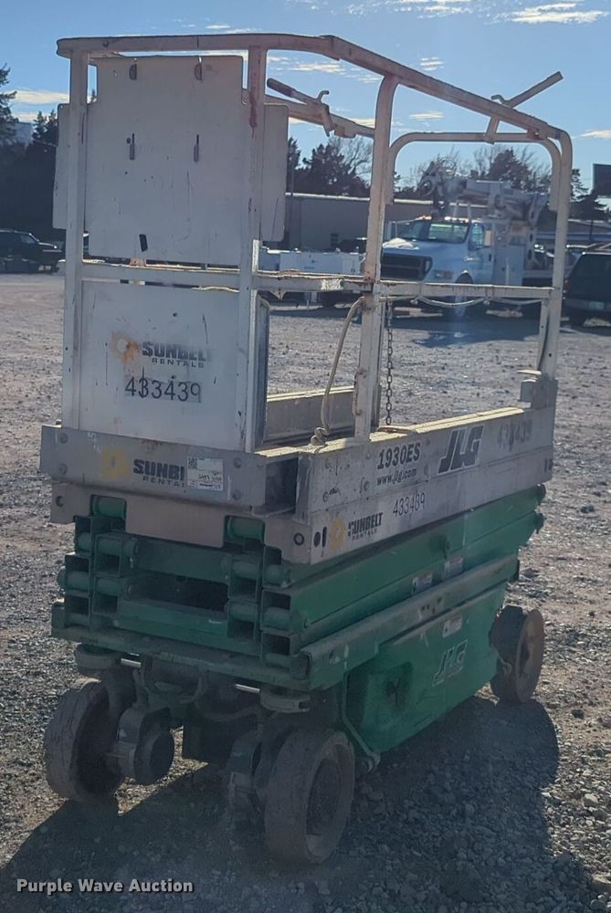 image for item NZ9329 2012 JLG 1930ES scissor lift