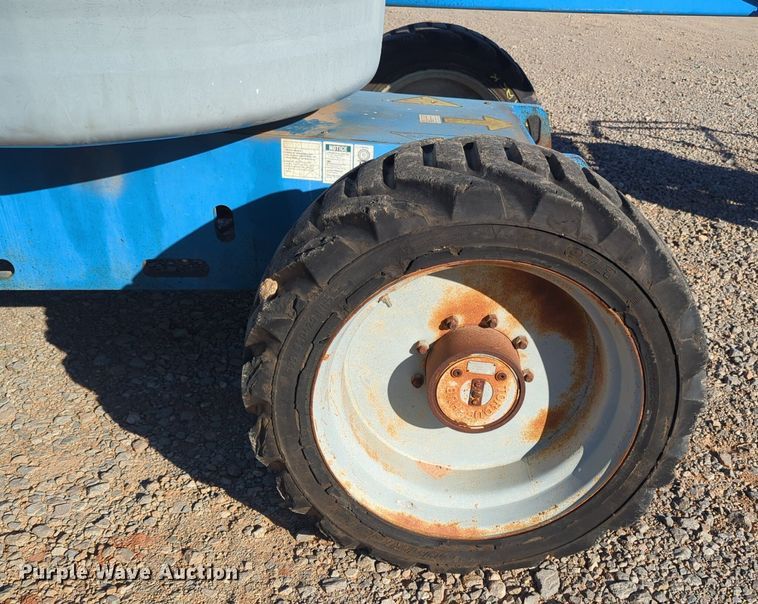 image for item NZ9334 2005 Genie Z-45/25 boom lift