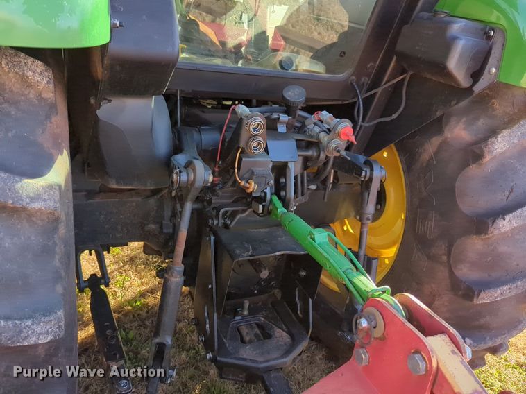 image for item NZ9335 2009 John Deere 5101E MFWD tractor