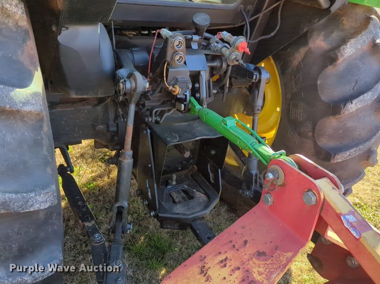 image for item NZ9335 2009 John Deere 5101E MFWD tractor