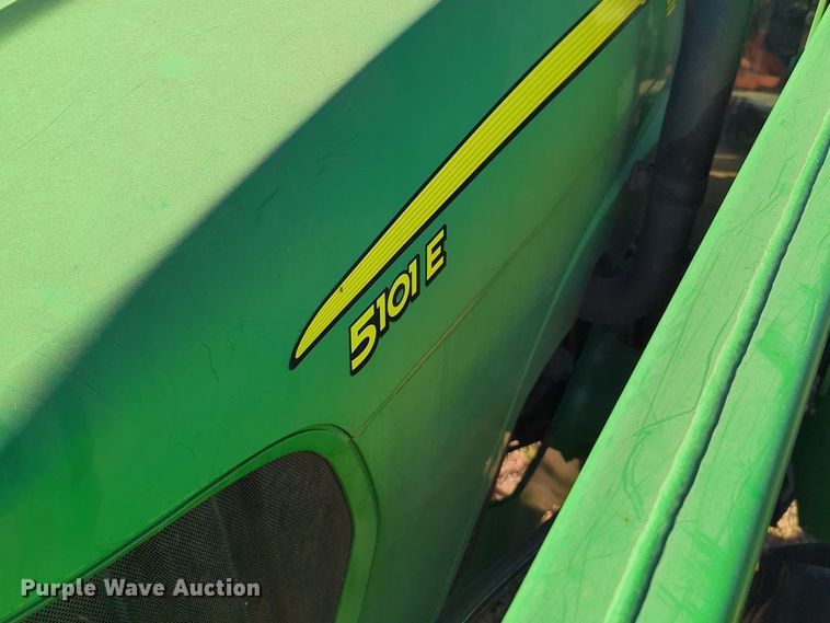 image for item NZ9335 2009 John Deere 5101E MFWD tractor
