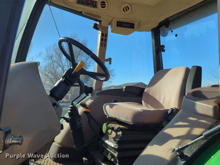 image for item NZ9335 2009 John Deere 5101E MFWD tractor