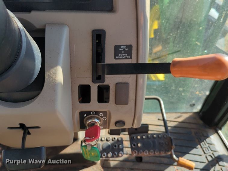 image for item NZ9335 2009 John Deere 5101E MFWD tractor