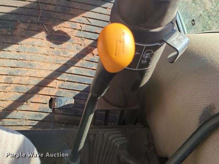 image for item NZ9335 2009 John Deere 5101E MFWD tractor