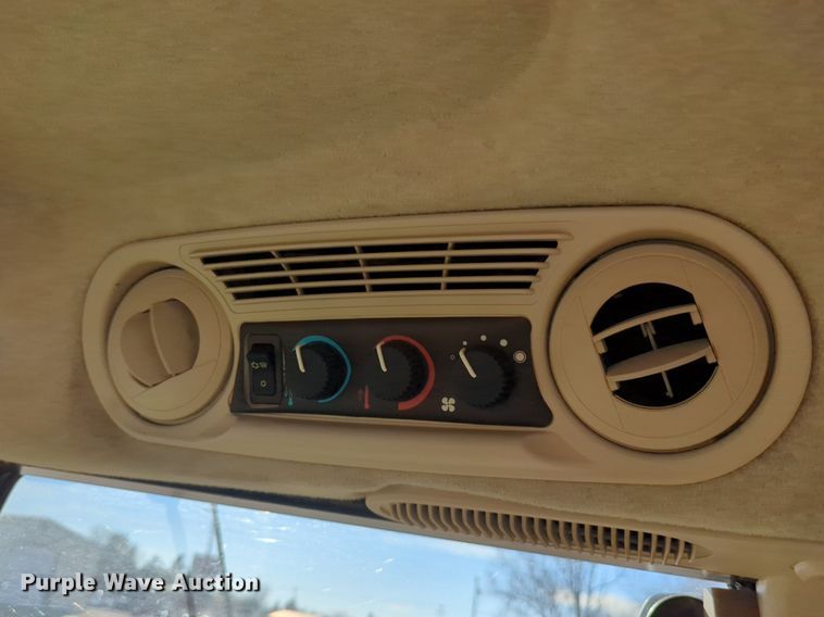 image for item NZ9335 2009 John Deere 5101E MFWD tractor