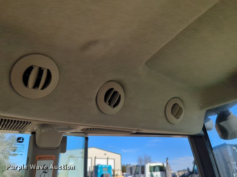 image for item NZ9335 2009 John Deere 5101E MFWD tractor