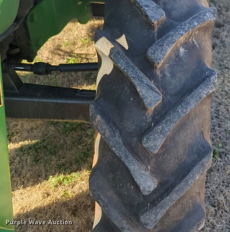 image for item NZ9335 2009 John Deere 5101E MFWD tractor