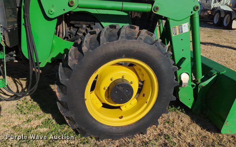 image for item NZ9335 2009 John Deere 5101E MFWD tractor