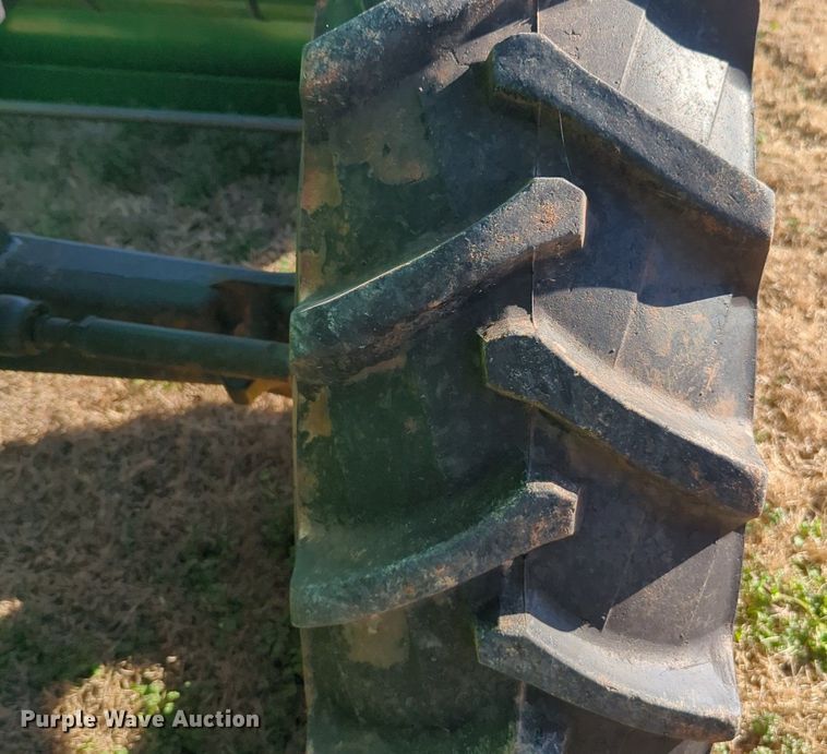 image for item NZ9335 2009 John Deere 5101E MFWD tractor