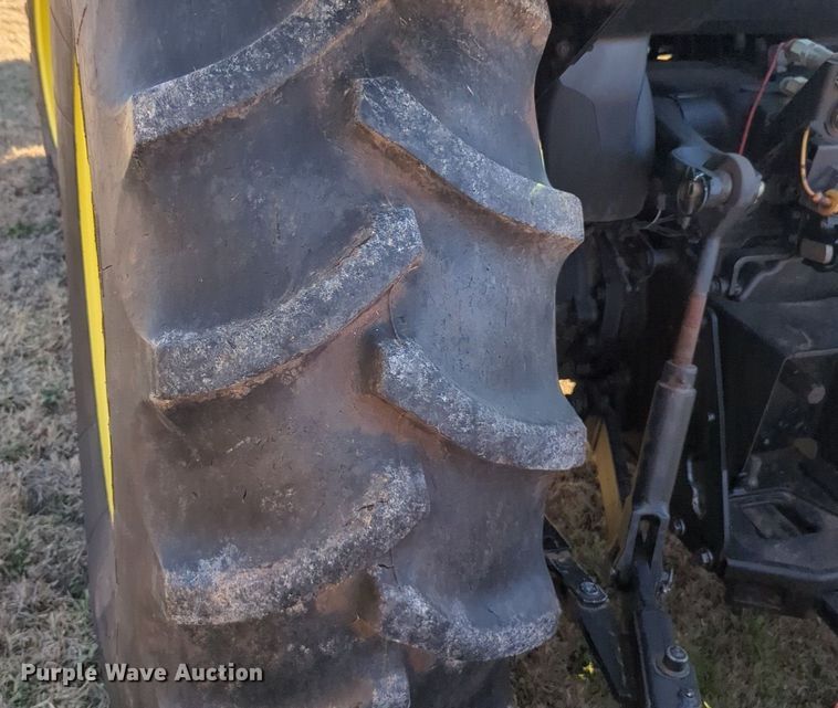 image for item NZ9335 2009 John Deere 5101E MFWD tractor