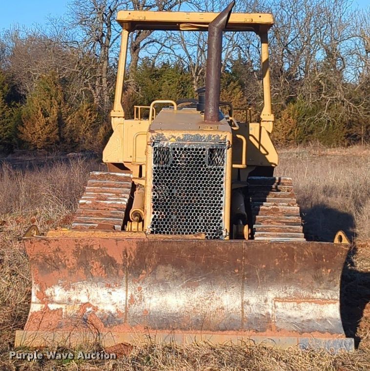 image for item NZ9342 1987 Caterpillar D4H dozer