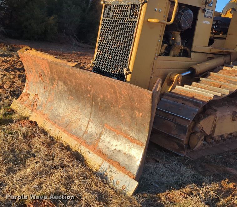 image for item NZ9342 1987 Caterpillar D4H dozer