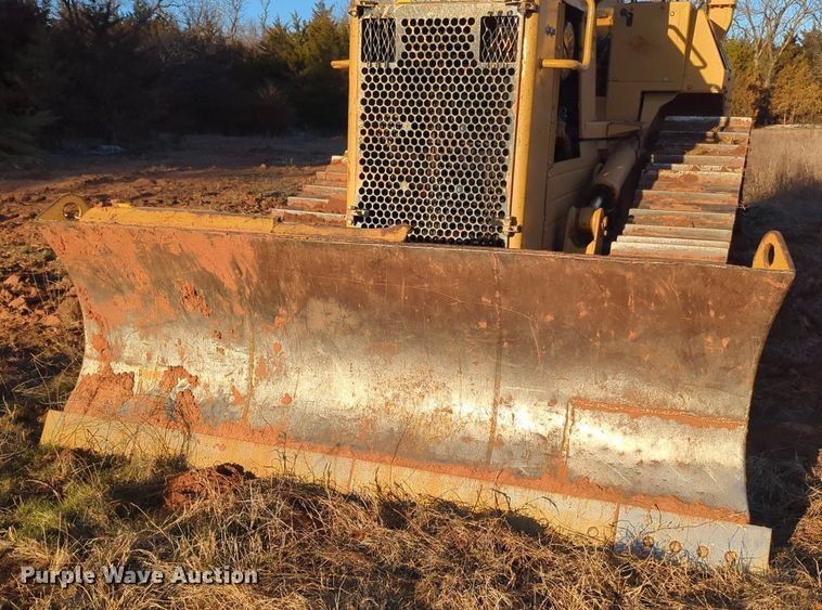 image for item NZ9342 1987 Caterpillar D4H dozer