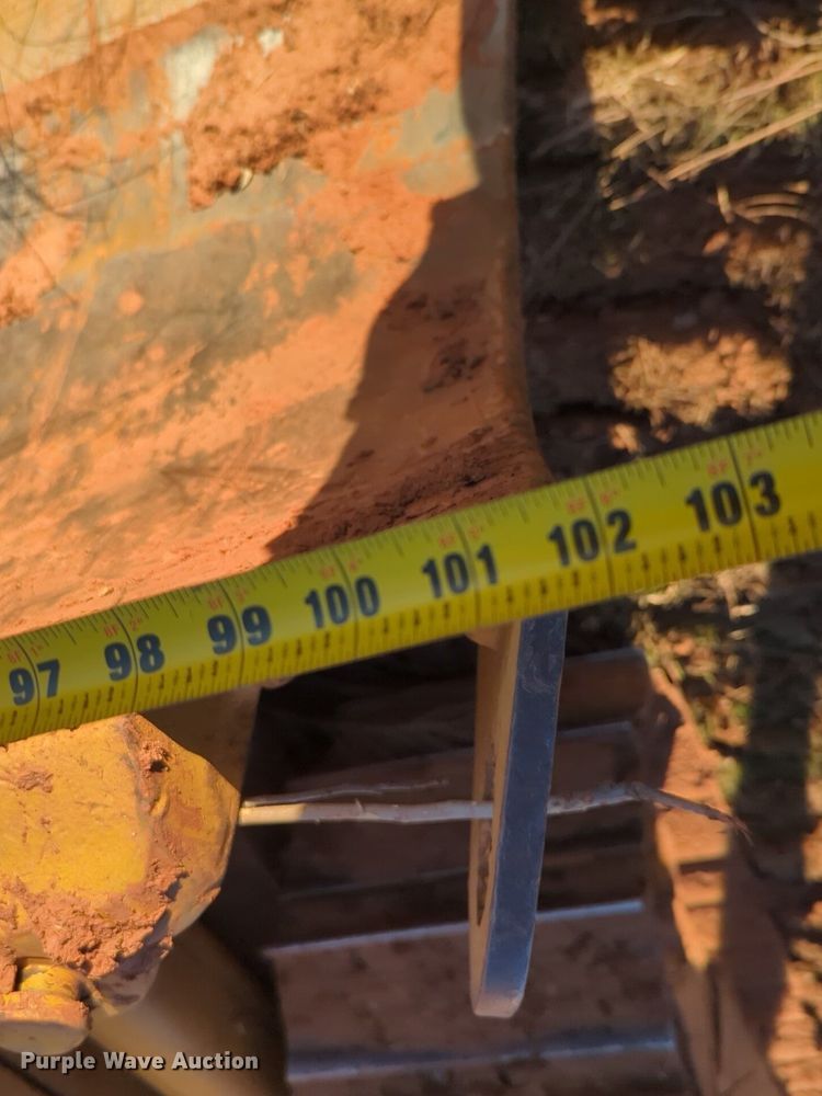 image for item NZ9342 1987 Caterpillar D4H dozer