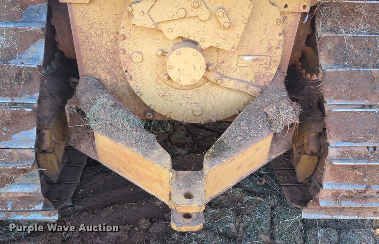 image for item NZ9342 1987 Caterpillar D4H dozer