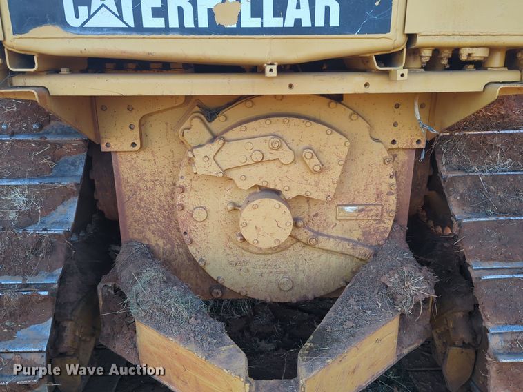image for item NZ9342 1987 Caterpillar D4H dozer