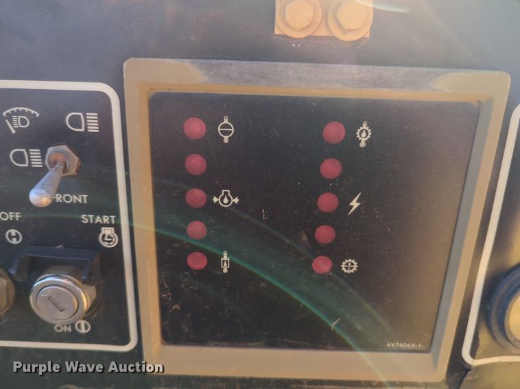 image for item NZ9342 1987 Caterpillar D4H dozer