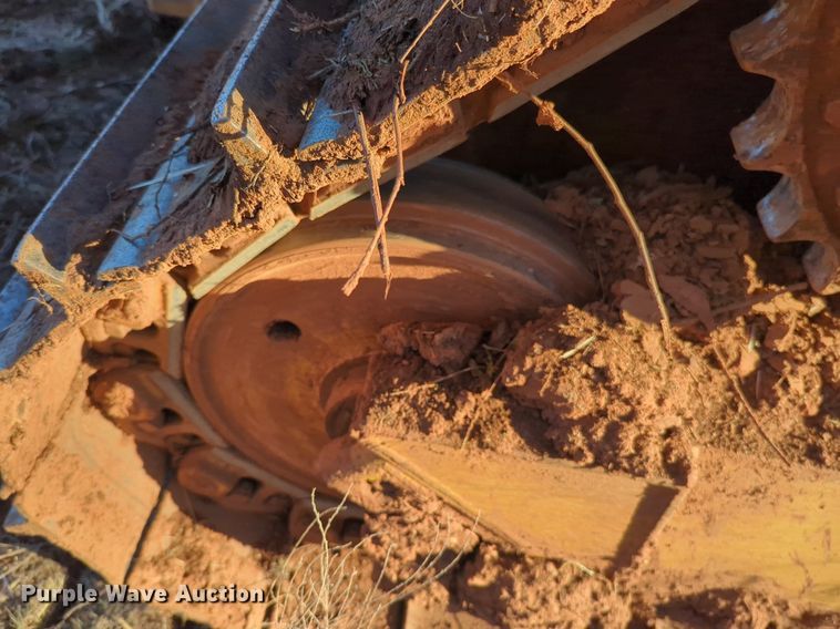 image for item NZ9342 1987 Caterpillar D4H dozer