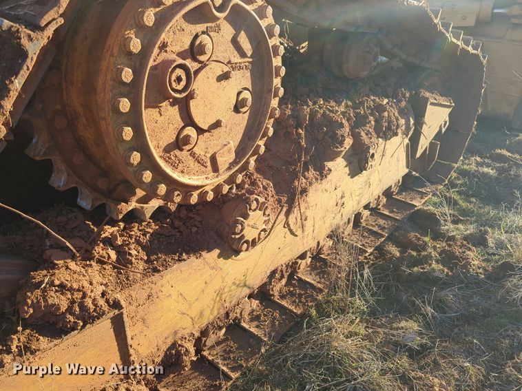 image for item NZ9342 1987 Caterpillar D4H dozer