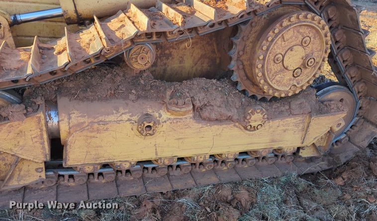 image for item NZ9342 1987 Caterpillar D4H dozer