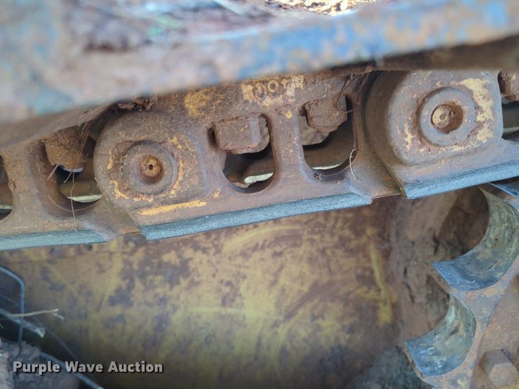 image for item NZ9342 1987 Caterpillar D4H dozer