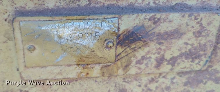 image for item NZ9342 1987 Caterpillar D4H dozer