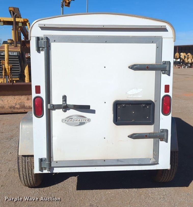 image for item NZ9355 2001 Road Master enclosed cargo trailer