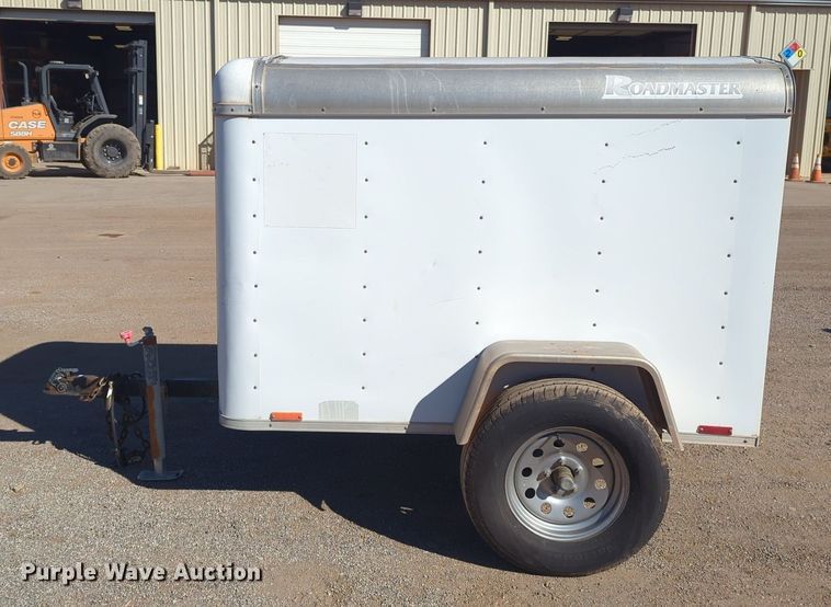image for item NZ9355 2001 Road Master enclosed cargo trailer