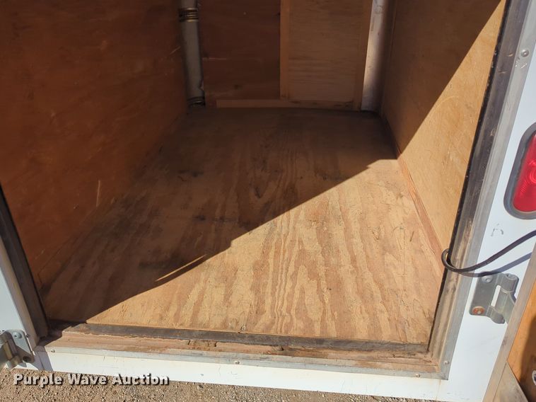 image for item NZ9355 2001 Road Master enclosed cargo trailer