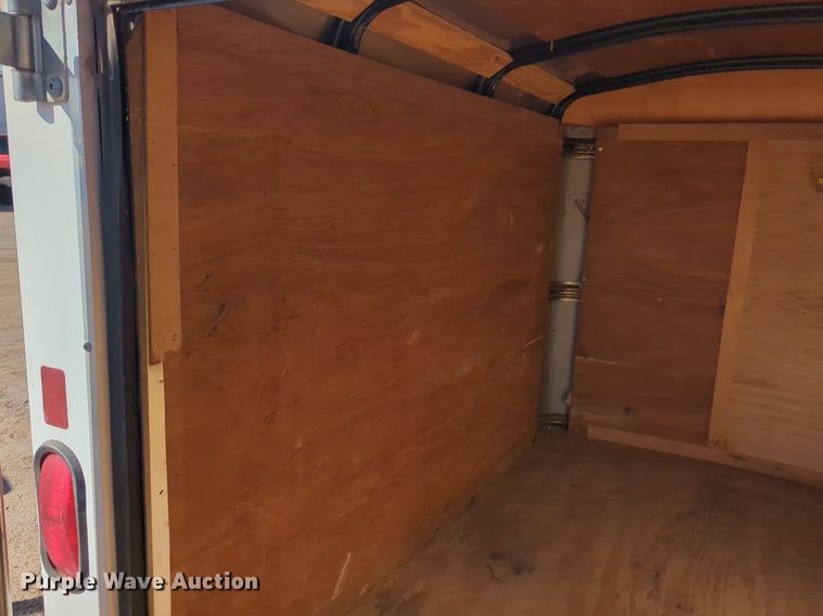 image for item NZ9355 2001 Road Master enclosed cargo trailer