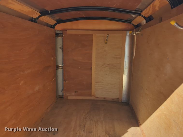 image for item NZ9355 2001 Road Master enclosed cargo trailer