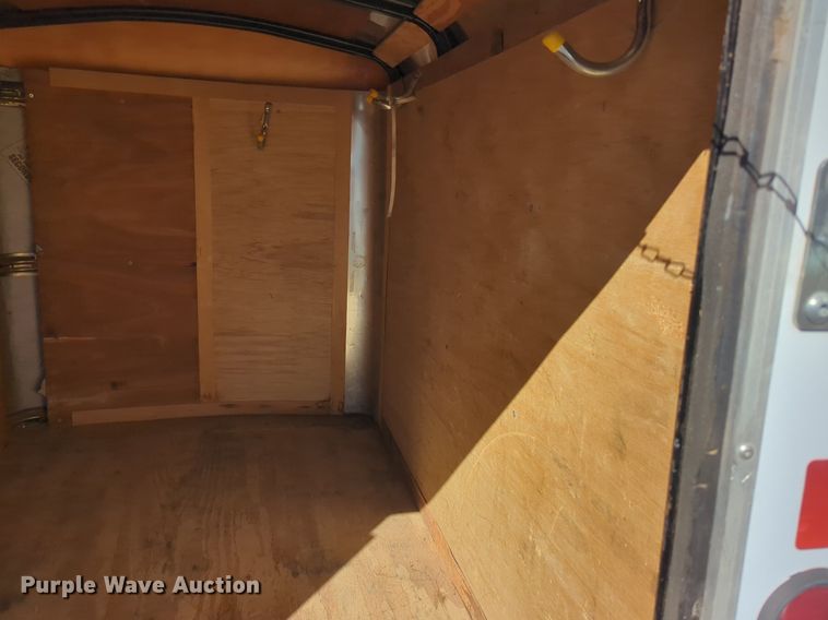 image for item NZ9355 2001 Road Master enclosed cargo trailer