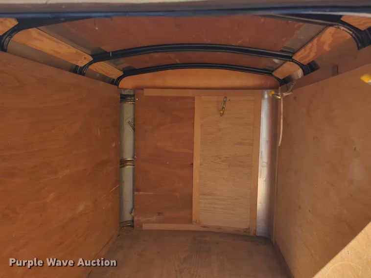 image for item NZ9355 2001 Road Master enclosed cargo trailer